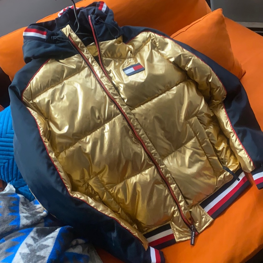Never worn Tommy Hilfiger Puffer Jacket!